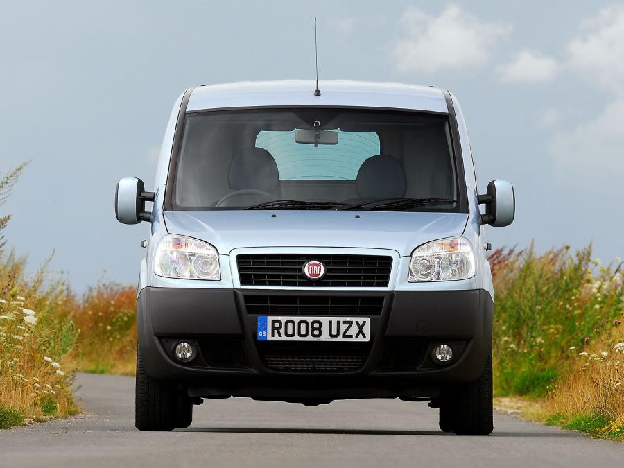  Fiat Doblo Cargo 2005 года  (UK) (фото 3 из 11)